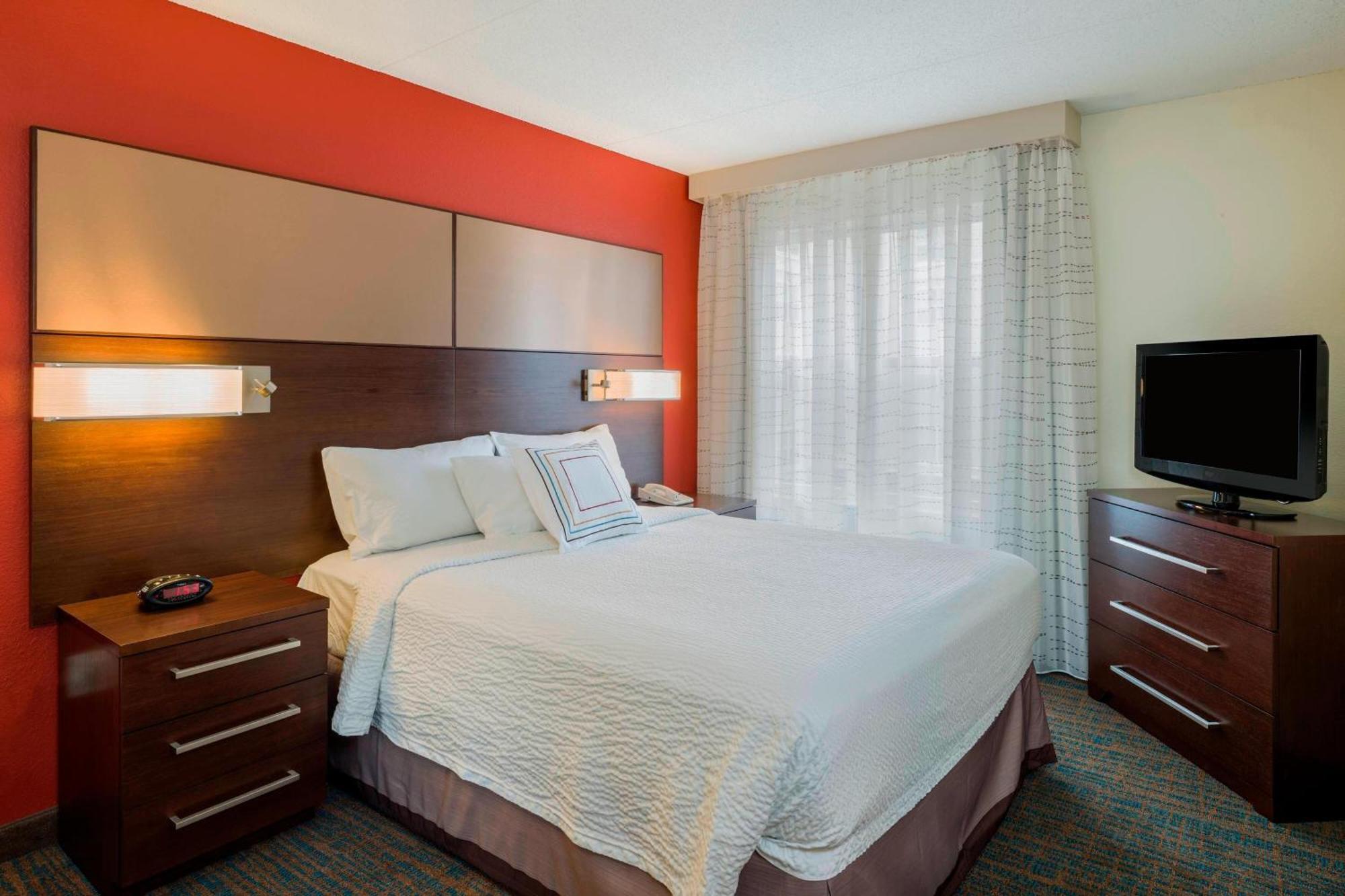Residence Inn Boston Фреймингем Экстерьер фото