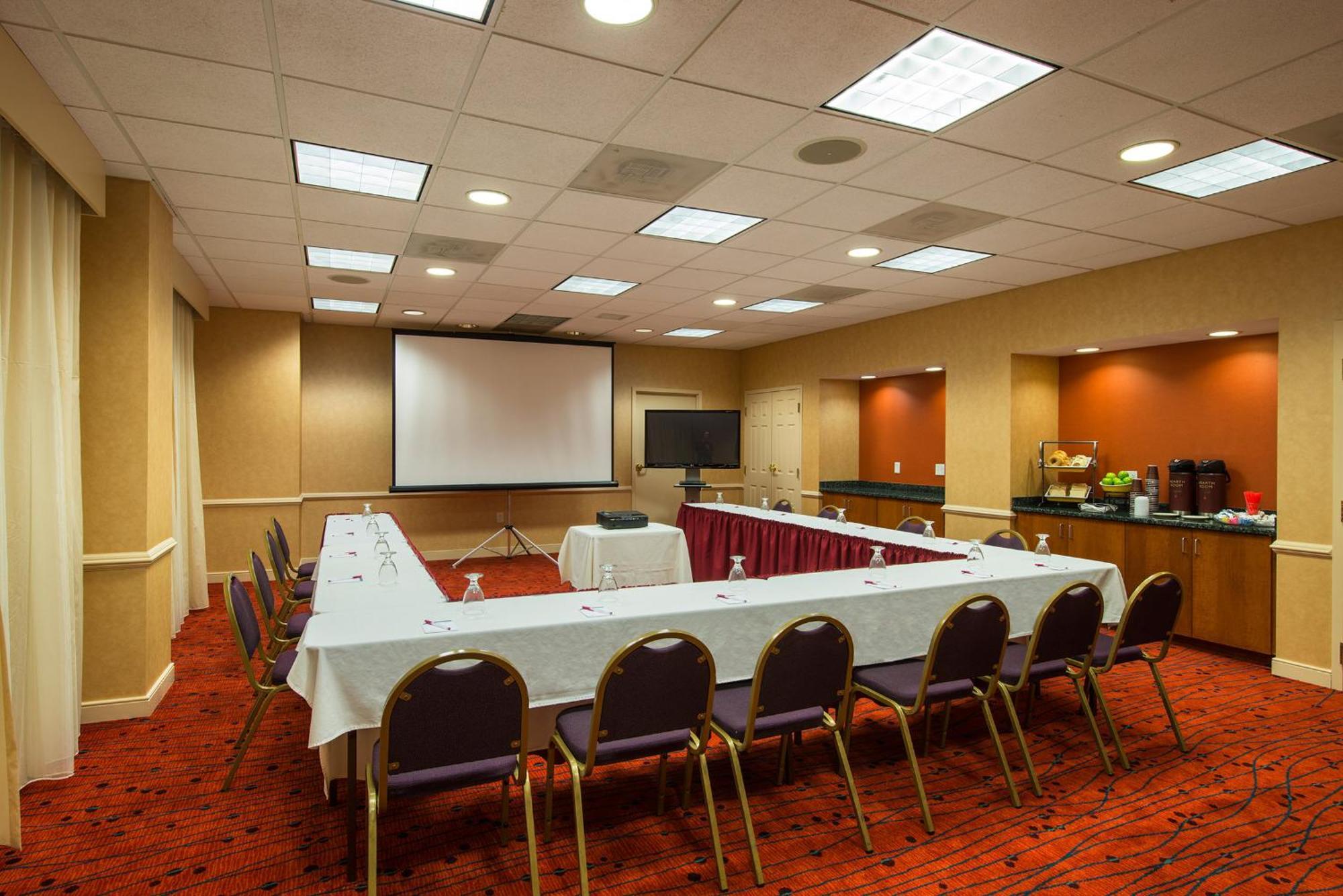Residence Inn Boston Фреймингем Экстерьер фото