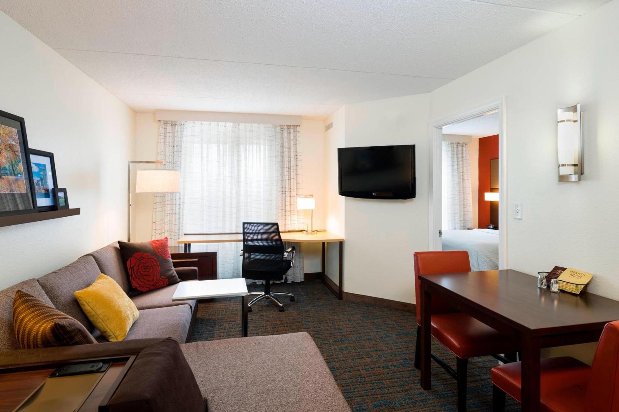 Residence Inn Boston Фреймингем Экстерьер фото
