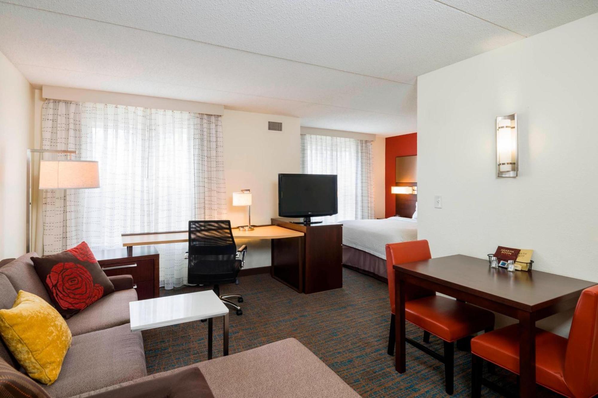 Residence Inn Boston Фреймингем Экстерьер фото